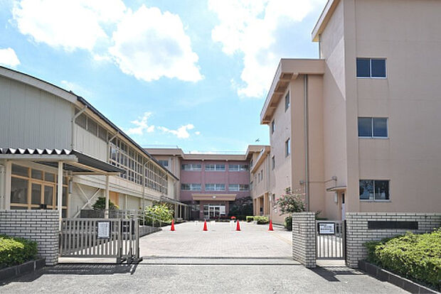 くぬぎ台小学校(約581m)