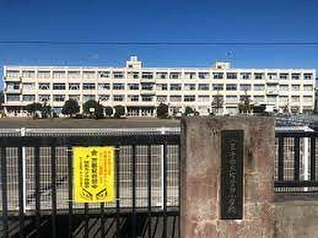 片倉台小学校（約847m）
