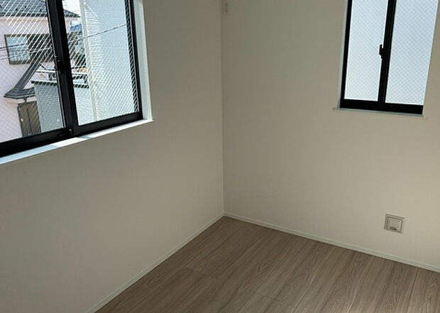 【子供部屋】子供が何人でも年齢によっては、受験時にしっかり壁のある個室があった方が良い場合もあります。難しい問題ですが、兄弟の人数や、性別や年齢差によって状況が異なりますので、数年後のこともしっかり考えましょう。