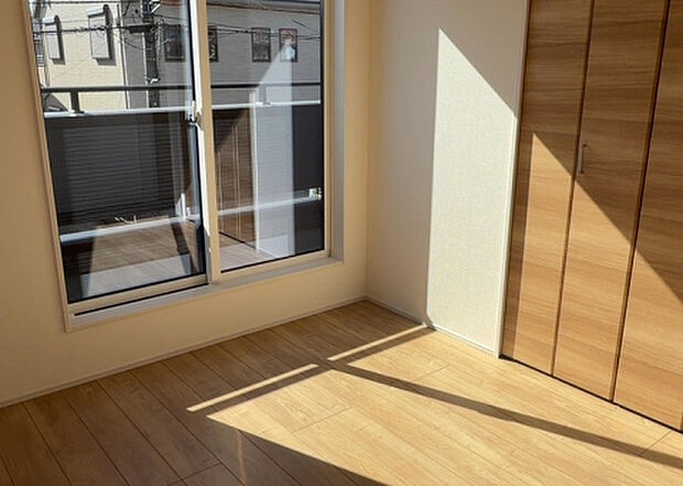 【子供部屋】子供が何人でも年齢によっては、受験時にしっかり壁のある個室があった方が良い場合もあります。難しい問題ですが、兄弟の人数や、性別や年齢差によって状況が異なりますので、数年後のこともしっかり考えましょう。