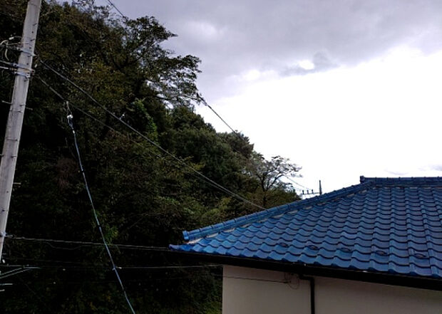 【物件からの展望】眺望を気にして物件を探す場合、前面に建物が建っていないか現地で確認しましょう!前面に建物があると景色はもちろん、日当たりや風通しにも影響が出てきます。住んだ時のことを想像しながら現地見学をしましょう。