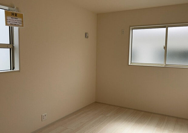 【子供部屋】子供が何人でも年齢によっては、受験時にしっかり壁のある個室があった方が良い場合もあります。難しい問題ですが、兄弟の人数や、性別や年齢差によって状況が異なりますので、数年後のこともしっかり考えましょう。