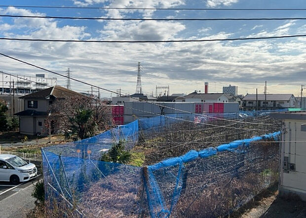 【物件からの展望】眺望を気にして物件を探す場合、前面に建物が建っていないか現地で確認しましょう!前面に建物があると景色はもちろん、日当たりや風通しにも影響が出てきます。住んだ時のことを想像しながら現地見学をしましょう。