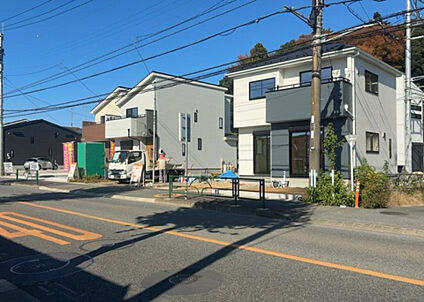 前面道路含む現地写真_2