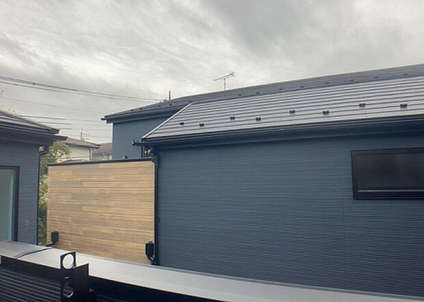 【物件からの展望】眺望を気にして物件を探す場合、前面に建物が建っていないか現地で確認しましょう!前面に建物があると景色はもちろん、日当たりや風通しにも影響が出てきます。住んだ時のことを想像しながら現地見学をしましょう。