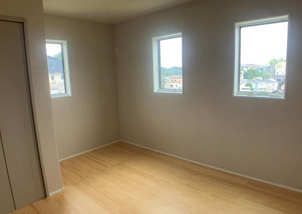 【子供部屋】子供が何人でも年齢によっては、受験時にしっかり壁のある個室があった方が良い場合もあります。難しい問題ですが、兄弟の人数や、性別や年齢差によって状況が異なりますので、数年後のこともしっかり考えましょう。