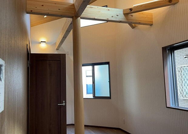 【子供部屋】子供が何人でも年齢によっては、受験時にしっかり壁のある個室があった方が良い場合もあります。難しい問題ですが、兄弟の人数や、性別や年齢差によって状況が異なりますので、数年後のこともしっかり考えましょう。