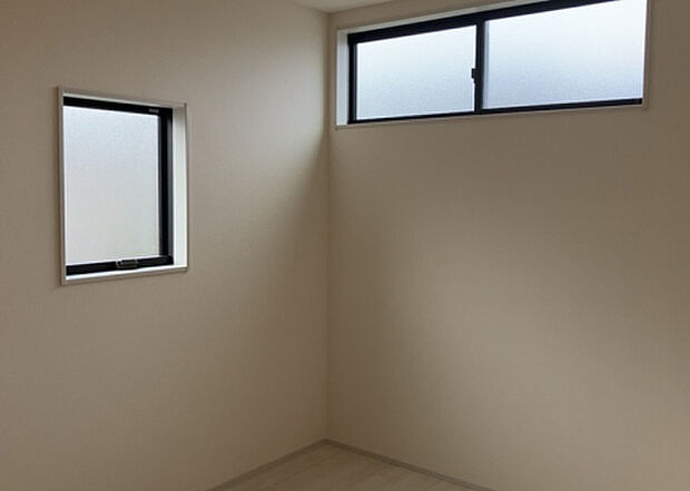 【子供部屋】子供が何人でも年齢によっては、受験時にしっかり壁のある個室があった方が良い場合もあります。難しい問題ですが、兄弟の人数や、性別や年齢差によって状況が異なりますので、数年後のこともしっかり考えましょう。