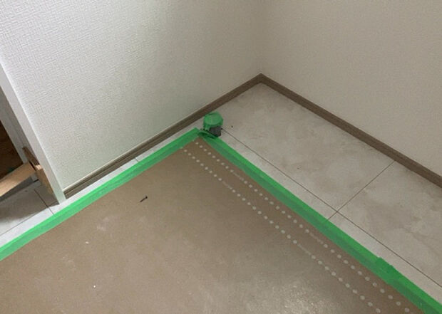 【ランドリースペース】ランドリースペースも気になります。洗濯機置場があり「洗う、干す、取り込む、アイロンがけ、たたむ」など、洗濯に関する家事をするための空間です。広さや収納など付帯設備も含めて、詳細は現地でご確認ください。