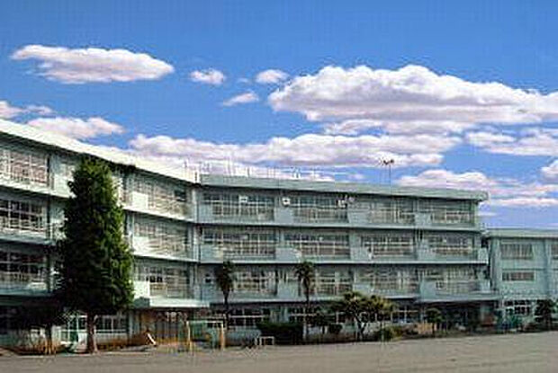 南第三小学校（約408m）