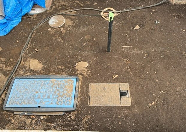 【その他設備】敷地内には、散水栓や立水栓があります。水道水を直接利用できるため、水を運ぶ手間を省くことが出来ます。大量の水を必要とする洗車作業や清掃などに役立ちます。その他設備とあわせて、現地でご確認ください。