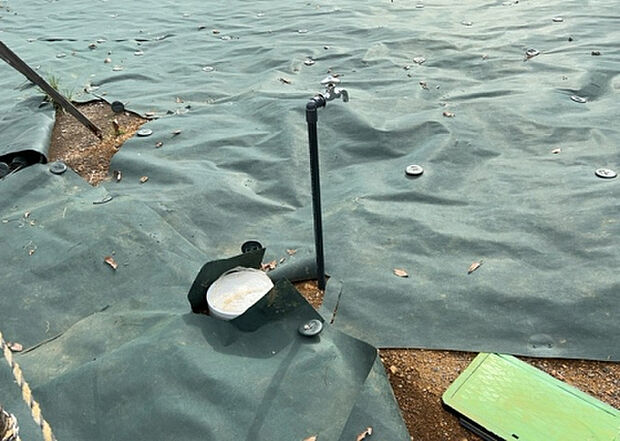 【その他設備】敷地内には、散水栓や立水栓があります。水道水を直接利用できるため、水を運ぶ手間を省くことが出来ます。大量の水を必要とする洗車作業や清掃などに役立ちます。その他設備とあわせて、現地でご確認ください。