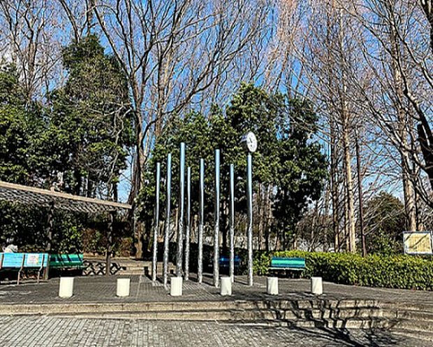 出羽山公園（約180m）