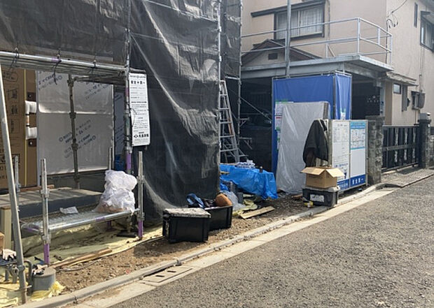 【駐車場_2】駐車場と明記されていても、最小スペースでつくられた駐車場だと大型車は駐車できなかったり、出入りしにくくなったりする可能性があります。お車のサイズと購入したい物件の駐車場のサイズを現地で確認しましょう。