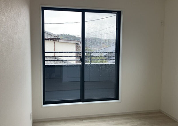 【子供部屋】子供が何人でも年齢によっては、受験時にしっかり壁のある個室があった方が良い場合もあります。難しい問題ですが、兄弟の人数や、性別や年齢差によって状況が異なりますので、数年後のこともしっかり考えましょう。