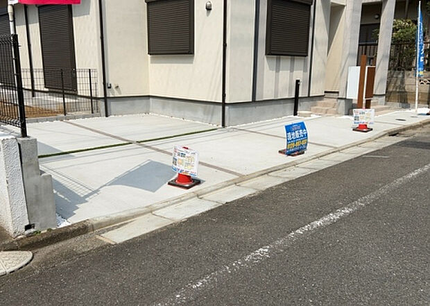 【駐車場】駐車場と明記されていても、最小スペースでつくられた駐車場だと大型車は駐車できなかったり、出入りしにくくなったりする可能性があります。お車のサイズと購入したい物件の駐車場のサイズを現地で確認しましょう。