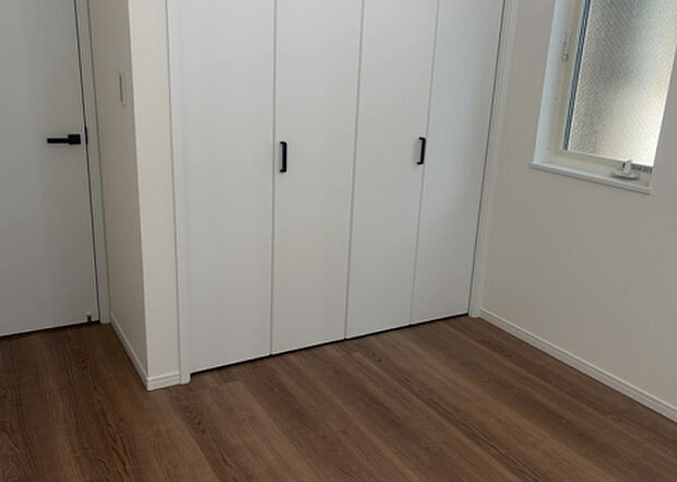 【子供部屋】子供が何人でも年齢によっては、受験時にしっかり壁のある個室があった方が良い場合もあります。難しい問題ですが、兄弟の人数や、性別や年齢差によって状況が異なりますので、数年後のこともしっかり考えましょう。