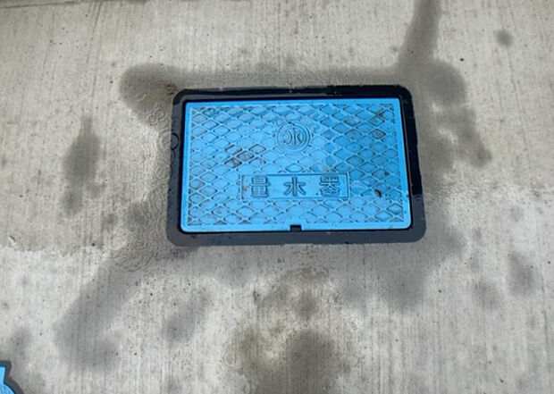 【その他設備】敷地内には、散水栓や立水栓があります。水道水を直接利用できるため、水を運ぶ手間を省くことが出来ます。大量の水を必要とする洗車作業や清掃などに役立ちます。その他設備とあわせて、現地でご確認ください。