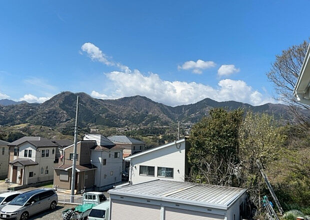 【物件からの展望】眺望を気にして物件を探す場合、前面に建物が建っていないか現地で確認しましょう！前面に建物があると景色はもちろん、日当たりや風通しにも影響が出てきます。住んだ時のことを想像しながら現地見学をしましょう。