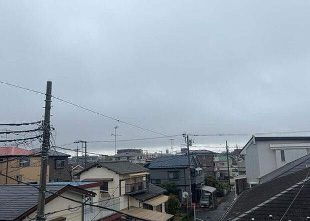 【物件からの展望】眺望を気にして物件を探す場合、前面に建物が建っていないか現地で確認しましょう!前面に建物があると景色はもちろん、日当たりや風通しにも影響が出てきます。住んだ時のことを想像しながら現地見学をしましょう。