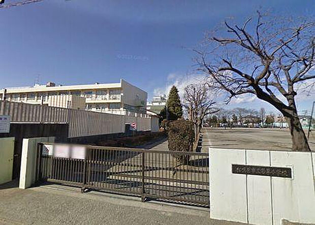 若草小学校(約291m)