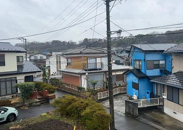 【物件からの展望】眺望を気にして物件を探す場合、前面に建物が建っていないか現地で確認しましょう!前面に建物があると景色はもちろん、日当たりや風通しにも影響が出てきます。住んだ時のことを想像しながら現地見学をしましょう。