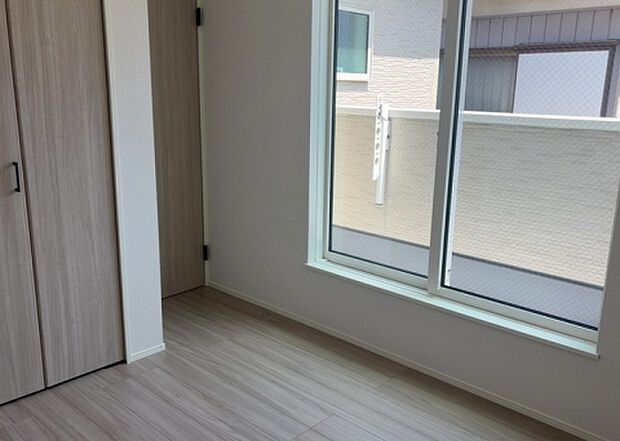 【子供部屋】子供が何人でも年齢によっては、受験時にしっかり壁のある個室があった方が良い場合もあります。難しい問題ですが、兄弟の人数や、性別や年齢差によって状況が異なりますので、数年後のこともしっかり考えましょう。