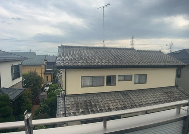 【物件からの展望】眺望を気にして物件を探す場合、前面に建物が建っていないか現地で確認しましょう!前面に建物があると景色はもちろん、日当たりや風通しにも影響が出てきます。住んだ時のことを想像しながら現地見学をしましょう。