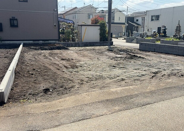 【外観_2】外観は建物の第一印象を決める重要な要素です。複数の方向から見ることで、建物の存在感や周辺との調和、デザインの良さなどがより明確に分かります。お気に入りの建物を見つけてみてください。