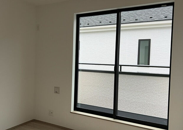 【子供部屋】子供が何人でも年齢によっては、受験時にしっかり壁のある個室があった方が良い場合もあります。難しい問題ですが、兄弟の人数や、性別や年齢差によって状況が異なりますので、数年後のこともしっかり考えましょう。