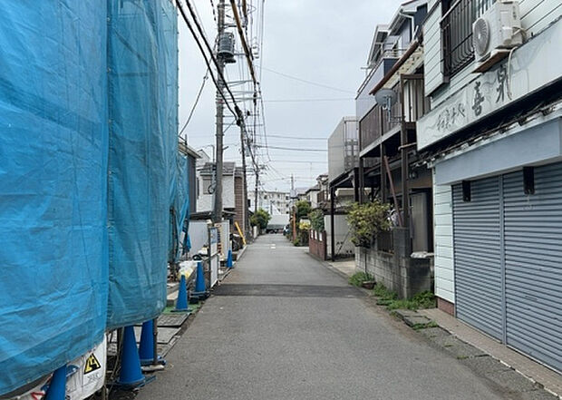 【物件からの展望_2】眺望を気にして物件を探す場合、前面に建物が建っていないか現地で確認しましょう！前面に建物があると景色はもちろん、日当たりや風通しにも影響が出てきます。住んだ時のことを想像しながら現地見学をしましょう。
