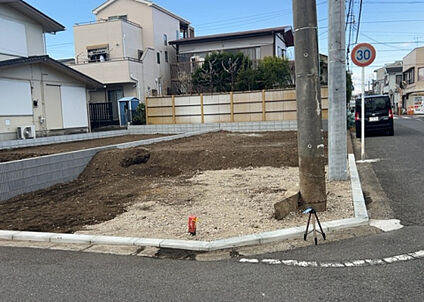 前面道路含む現地写真_3