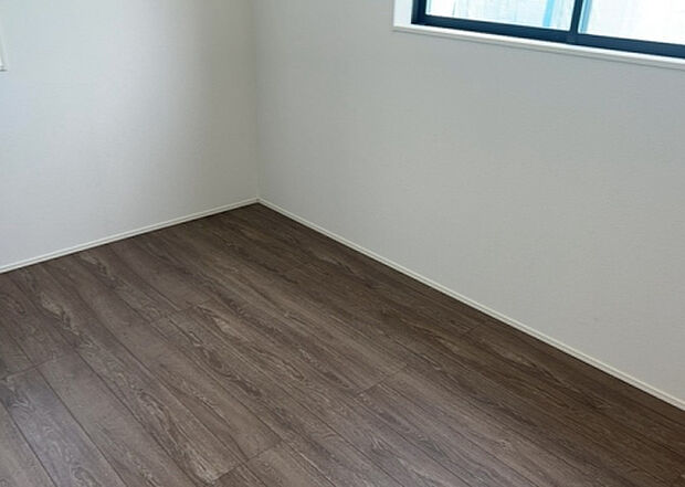 【子供部屋】子供が何人でも年齢によっては、受験時にしっかり壁のある個室があった方が良い場合もあります。難しい問題ですが、兄弟の人数や、性別や年齢差によって状況が異なりますので、数年後のこともしっかり考えましょう。