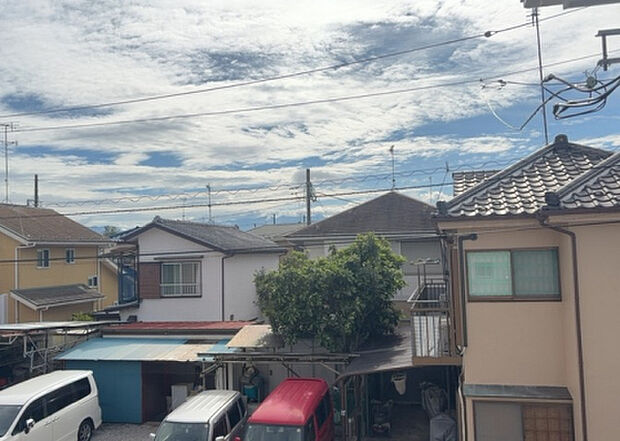 【物件からの展望】眺望を気にして物件を探す場合、前面に建物が建っていないか現地で確認しましょう！前面に建物があると景色はもちろん、日当たりや風通しにも影響が出てきます。住んだ時のことを想像しながら現地見学をしましょう。