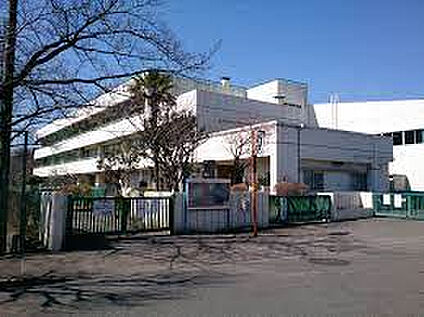 南第二小学校 871m(徒歩11分)