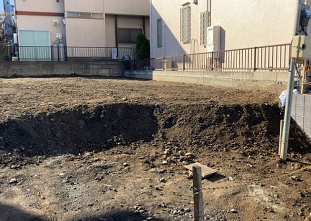 【外観_2】外観は建物の第一印象を決める重要な要素です。複数の方向から見ることで、建物の存在感や周辺との調和、デザインの良さなどがより明確に分かります。お気に入りの建物を見つけてみてください。