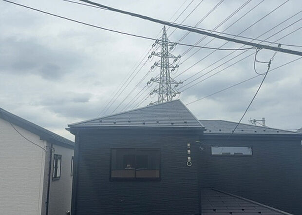 【物件からの展望】眺望を気にして物件を探す場合、前面に建物が建っていないか現地で確認しましょう！前面に建物があると景色はもちろん、日当たりや風通しにも影響が出てきます。住んだ時のことを想像しながら現地見学をしましょう。