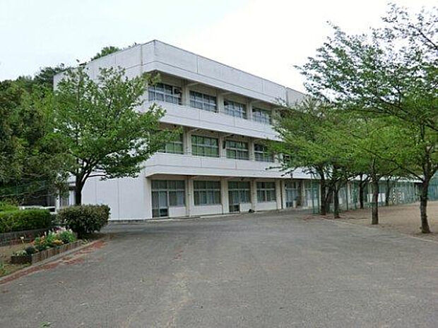 小中一貫ゆくのき学園中学校（約1,939m）