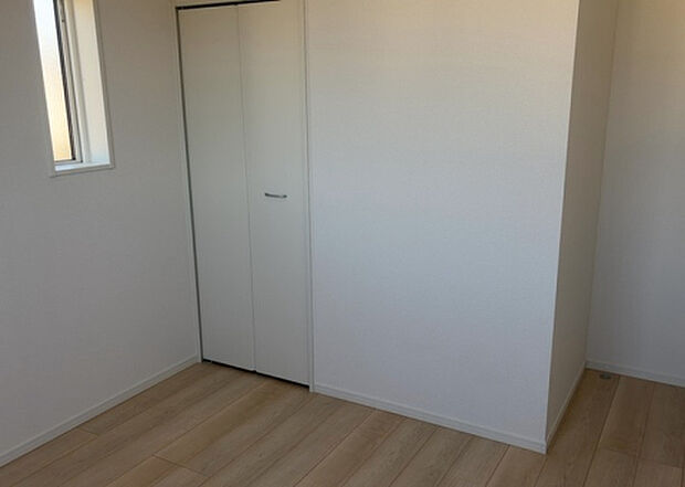 【子供部屋】子供が何人でも年齢によっては、受験時にしっかり壁のある個室があった方が良い場合もあります。難しい問題ですが、兄弟の人数や、性別や年齢差によって状況が異なりますので、数年後のこともしっかり考えましょう。