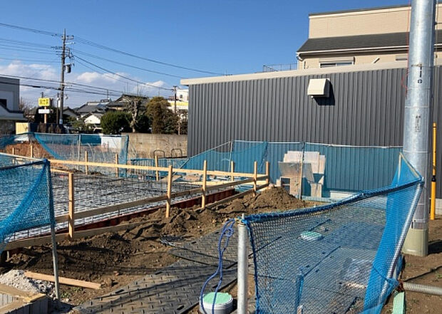 【物件からの展望_2】眺望を気にして物件を探す場合、前面に建物が建っていないか現地で確認しましょう!前面に建物があると景色はもちろん、日当たりや風通しにも影響が出てきます。住んだ時のことを想像しながら現地見学をしましょう。