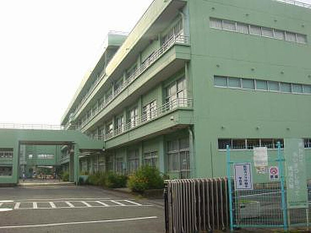北小学校（約1,443m）
