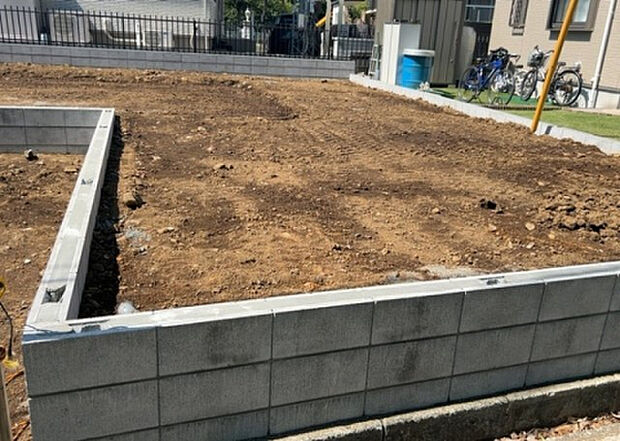 【外観_2】外観は建物の第一印象を決める重要な要素です。複数の方向から見ることで、建物の存在感や周辺との調和、デザインの良さなどがより明確に分かります。お気に入りの建物を見つけてみてください。
