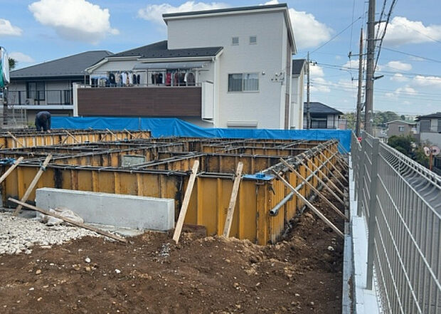 【外観_2】外観は建物の第一印象を決める重要な要素です。複数の方向から見ることで、建物の存在感や周辺との調和、デザインの良さなどがより明確に分かります。お気に入りの建物を見つけてみてください。