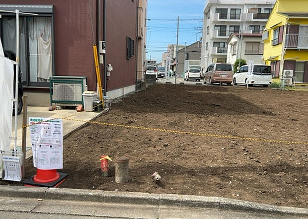 【駐車場_2】駐車場と明記されていても、最小スペースでつくられた駐車場だと大型車は駐車できなかったり、出入りしにくくなったりする可能性があります。お車のサイズと購入したい物件の駐車場のサイズを現地で確認しましょう。