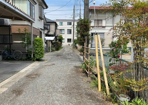 【物件からの展望_2】眺望を気にして物件を探す場合、前面に建物が建っていないか現地で確認しましょう！前面に建物があると景色はもちろん、日当たりや風通しにも影響が出てきます。住んだ時のことを想像しながら現地見学をしましょう。