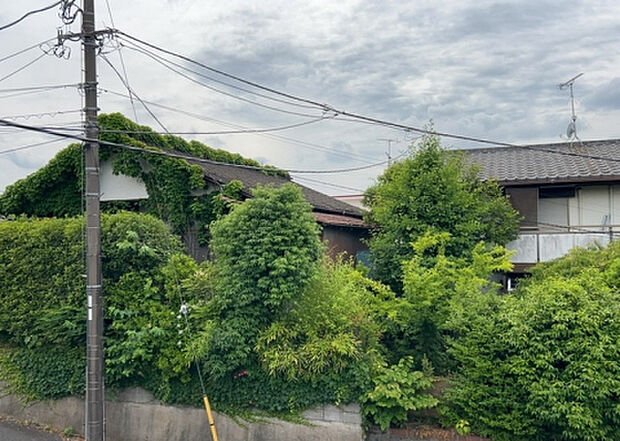 【物件からの展望】眺望を気にして物件を探す場合、前面に建物が建っていないか現地で確認しましょう!前面に建物があると景色はもちろん、日当たりや風通しにも影響が出てきます。住んだ時のことを想像しながら現地見学をしましょう。