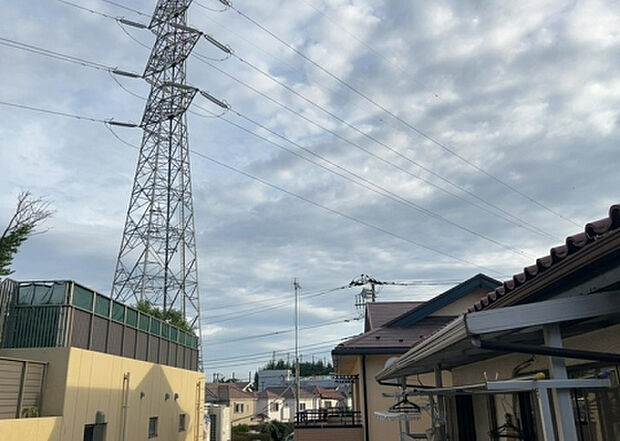 【物件からの展望】眺望を気にして物件を探す場合、前面に建物が建っていないか現地で確認しましょう!前面に建物があると景色はもちろん、日当たりや風通しにも影響が出てきます。住んだ時のことを想像しながら現地見学をしましょう。