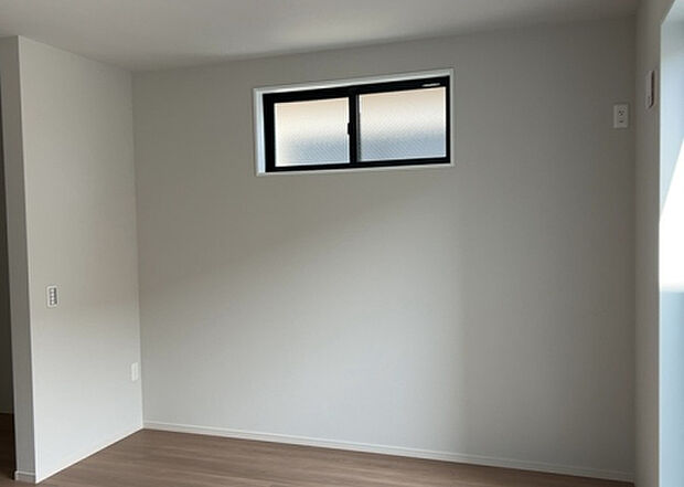 【子供部屋】子供が何人でも年齢によっては、受験時にしっかり壁のある個室があった方が良い場合もあります。難しい問題ですが、兄弟の人数や、性別や年齢差によって状況が異なりますので、数年後のこともしっかり考えましょう。