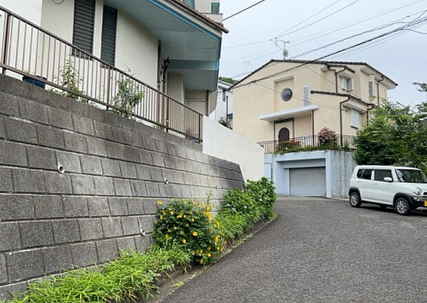 【物件からの展望】眺望を気にして物件を探す場合、前面に建物が建っていないか現地で確認しましょう!前面に建物があると景色はもちろん、日当たりや風通しにも影響が出てきます。住んだ時のことを想像しながら現地見学をしましょう。