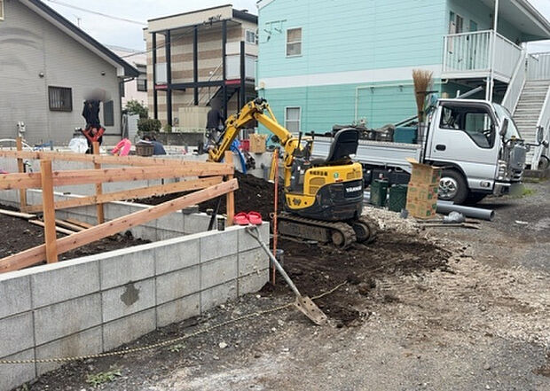 【外観_2】外観は建物の第一印象を決める重要な要素です。複数の方向から見ることで、建物の存在感や周辺との調和、デザインの良さなどがより明確に分かります。お気に入りの建物を見つけてみてください。
